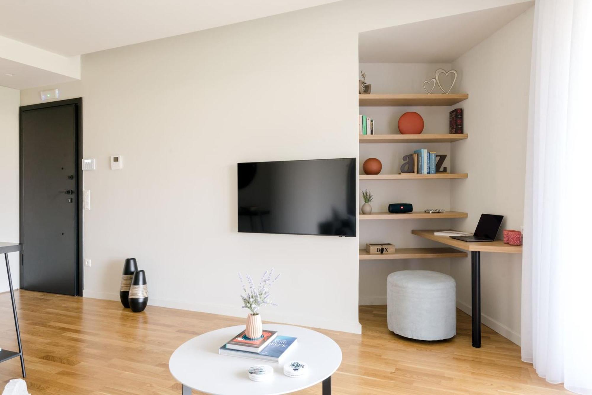 Urban Apt With Stunning Acropolis View & Roofdeck Афины Экстерьер фото