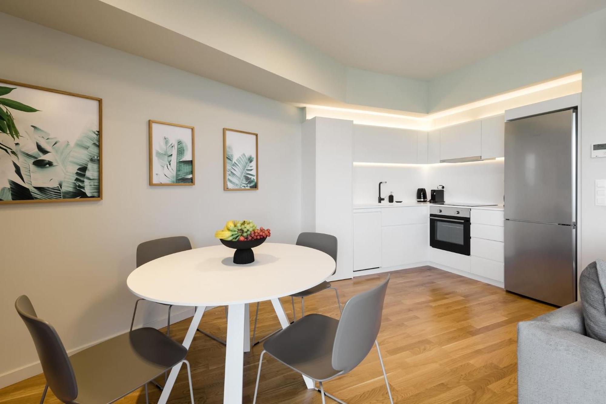Urban Apt With Stunning Acropolis View & Roofdeck Афины Экстерьер фото