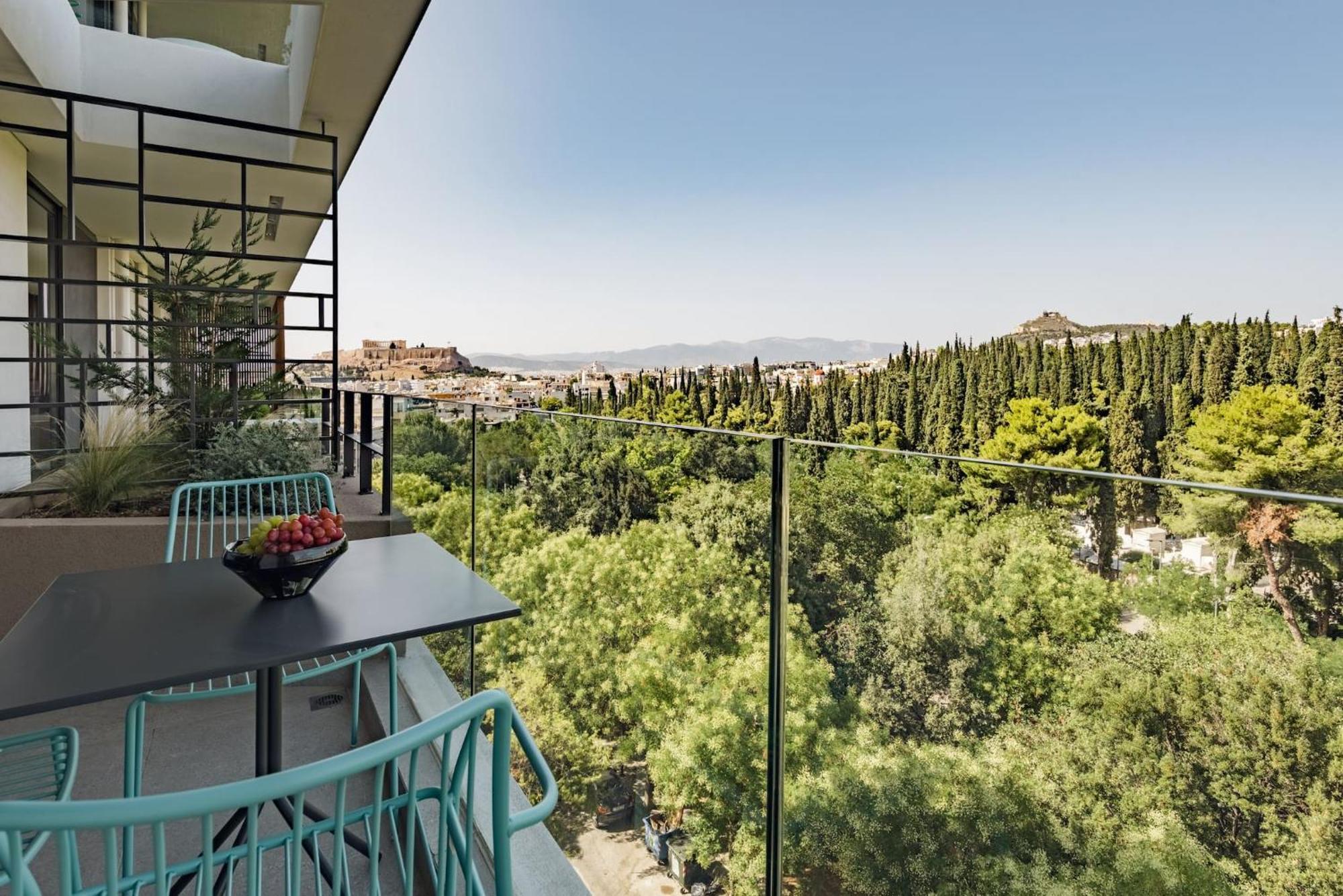 Urban Apt With Stunning Acropolis View & Roofdeck Афины Экстерьер фото