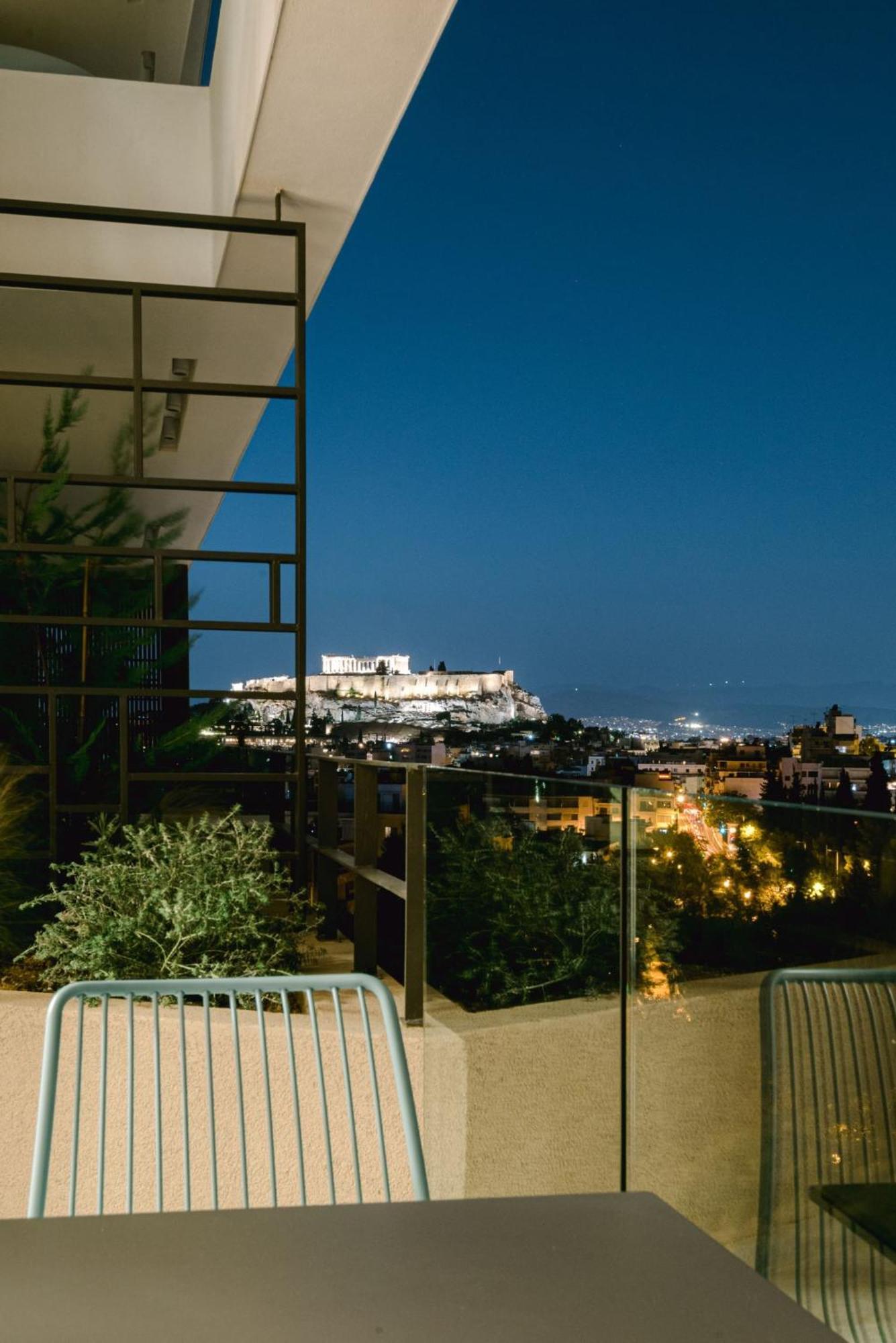 Urban Apt With Stunning Acropolis View & Roofdeck Афины Экстерьер фото